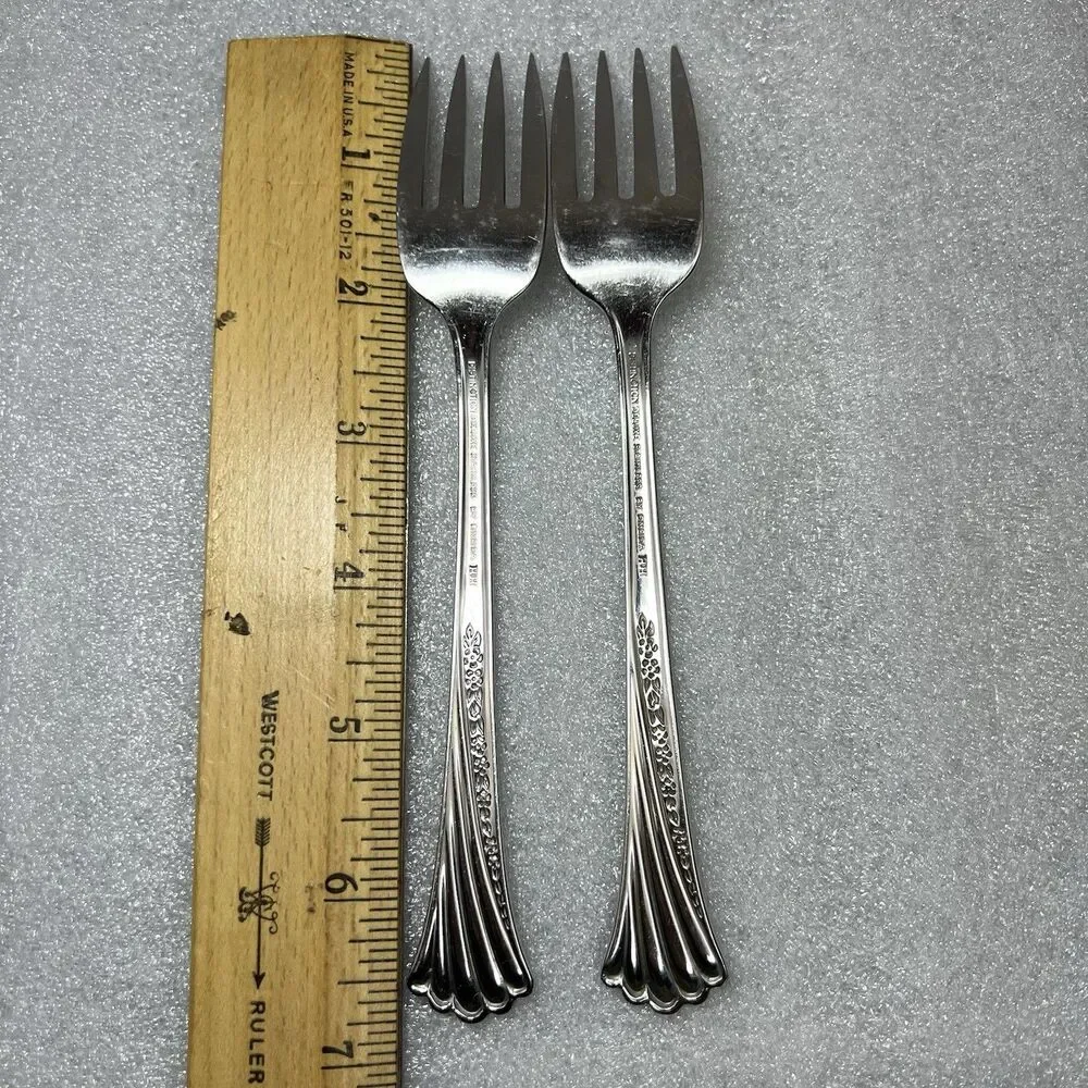 Set Of 2 Oneida Distinction Deluxe SPRING GLEN Stainless Salad Forks 6 7/8